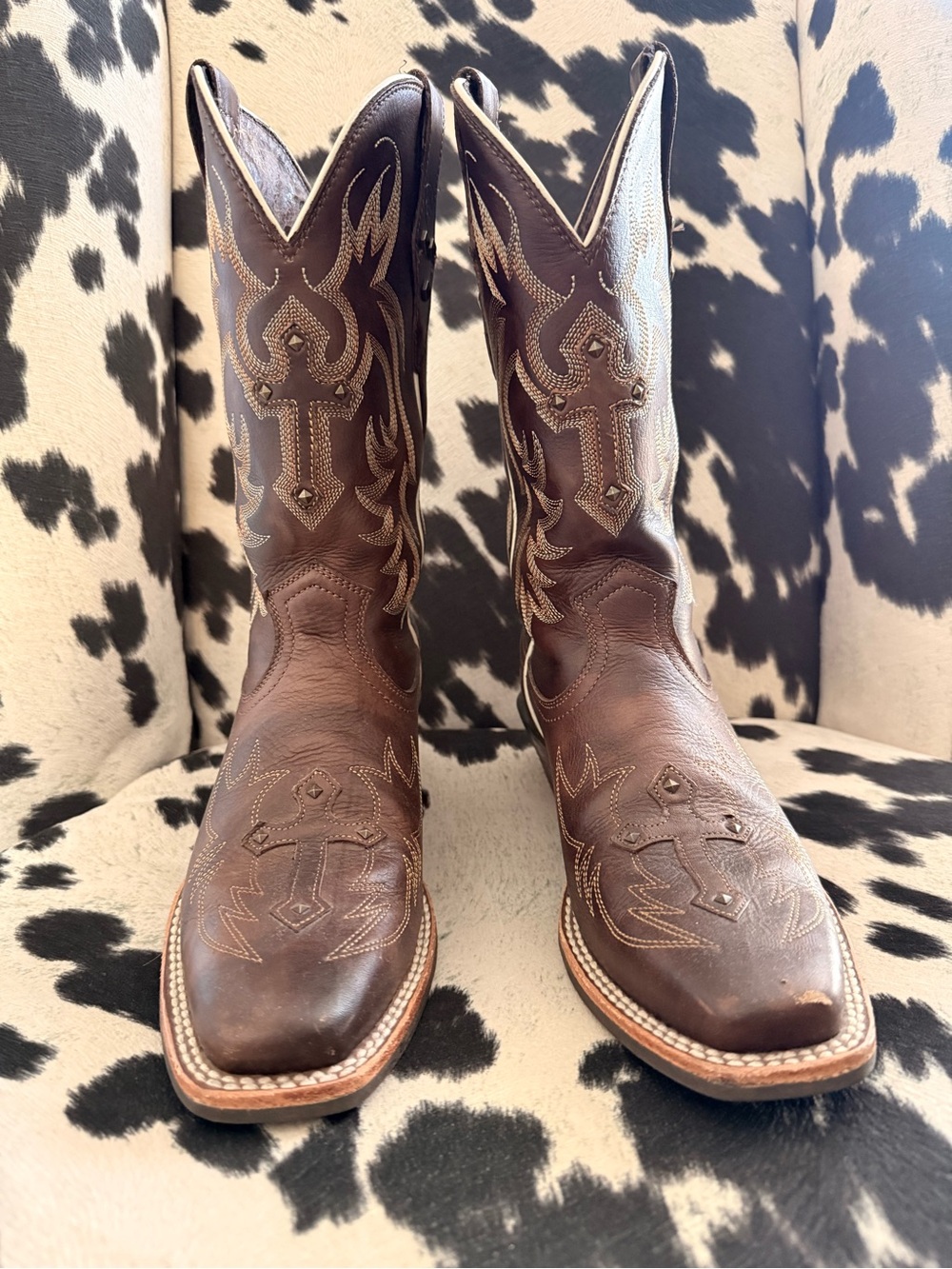 Ariat Brown Embroidered Western Cowboy Boots